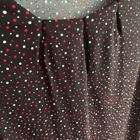 Liz Claiborne Women’s Size Medium Black White Dotted Keyhole Pullover Blouse - Picture 5 of 14